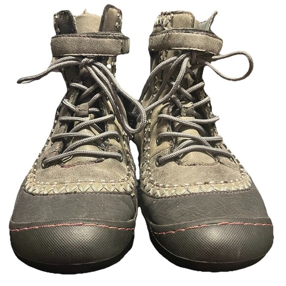 J-41 Srina Vegan Faux Fur Gray Ankle Lace Up Boots Jeep Traction Women's Size 6 - Picture 2 of 16